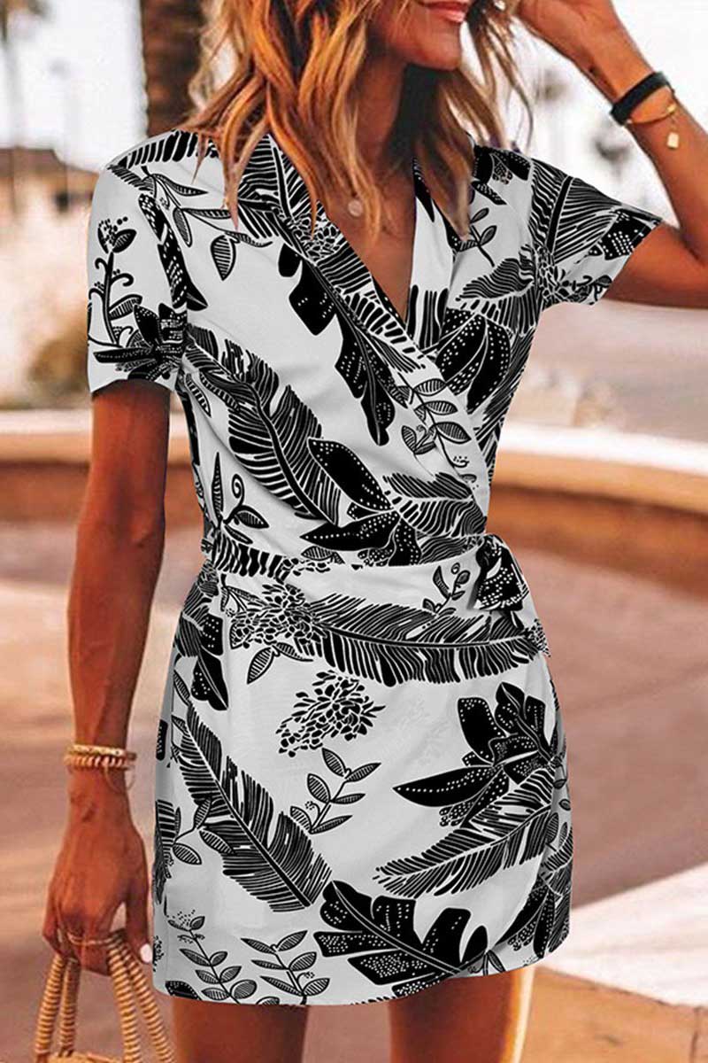 Bellevoga Collar and leaf print mini dress